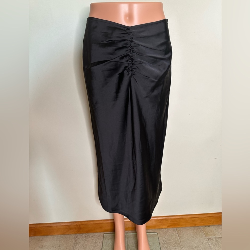 WAYF Front Ruched Midi Skirt